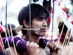 32 Another devotee in the crowd 800