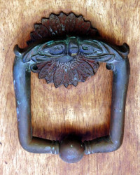 153 weathered brass knocker in leon  nicaragua 800