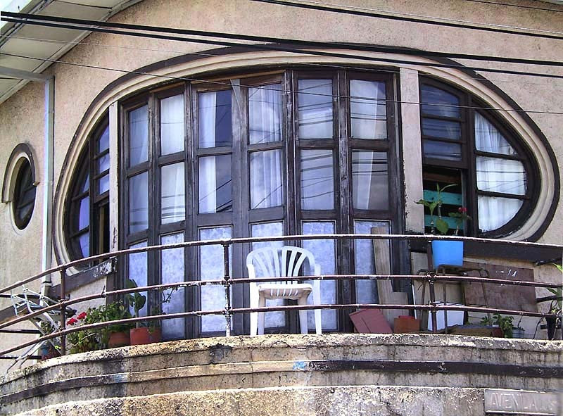12 curved balcony spotted in the streets of san salvador in el salvador 800
