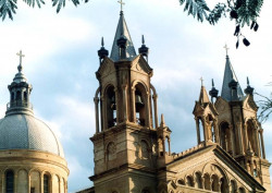 29 the top of the cathedral in santiago  chile 800