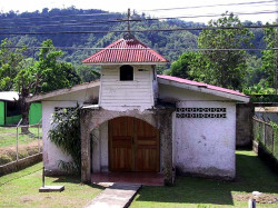 36. neighborhood church in golfito 800