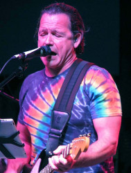 tommy castro  8 