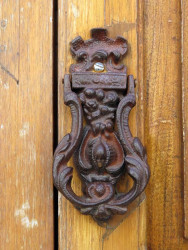knocker